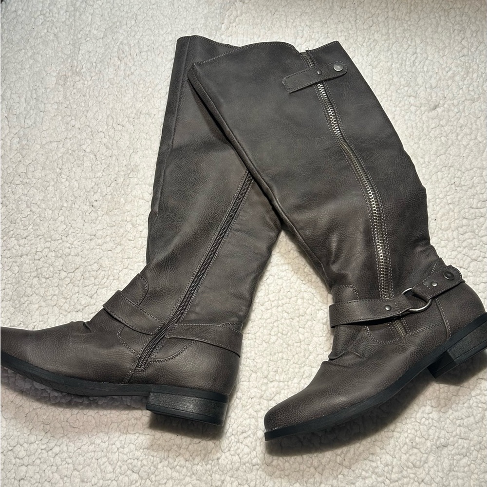 NEW/WOT Rampage Iverlee Charcoal Over the Knee Boots
